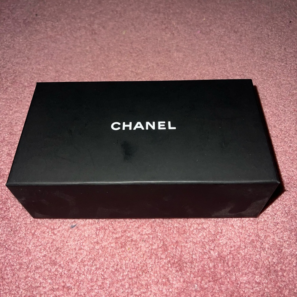 Chanel sunglasses - Picture 3 of 11
